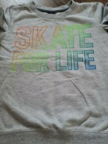 Chlapecká mikina 134-139 velikost