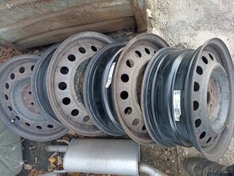 Sada plechových disků Toyota Avensis 16"