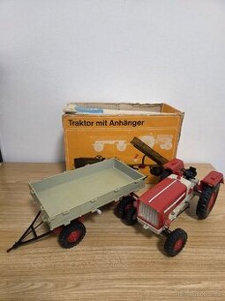 Stará hračka traktor Piko Anker, plně funkcni, krabice
