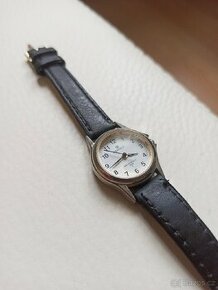 dámské hodinky Perfect