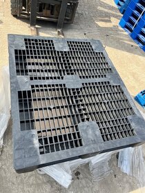 Plastova PEVNOSTNÍ paleta QP1210MB, 120x100