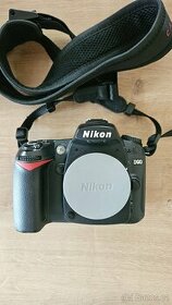 Nikon D90 s příslušenstvím - 1