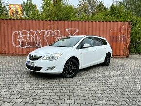 Opel Astra J 1,7CDTi 81kW,2011, 2. Maj., ČR,plně funkční