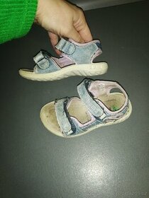 Krásné sandálky značkové a zdravotní vel 23