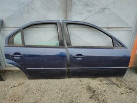 Dveře Mondeo III sedan - barva E2