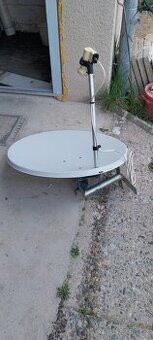 Satelitní parabola s držákem Golden Interstar
