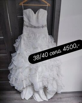 Svatební šaty 20 kusů různé velikosti - 1