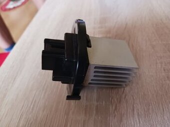 Rezistor odpor topení Mazda číslo KD47A03