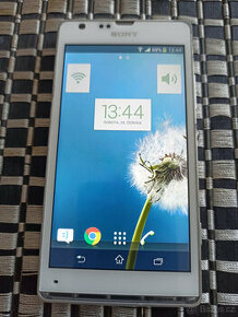 Mobilní telefon Sony Xperia