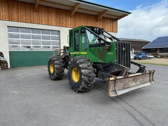 Lesní traktor JOHN DEERE 540G III