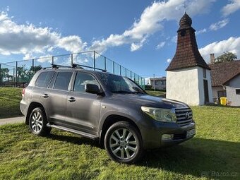 Toyota Land Cruiser 200
