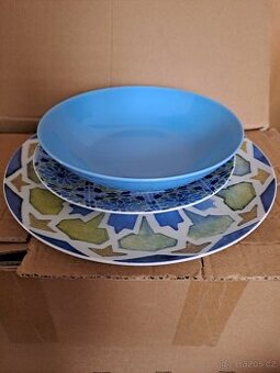 Krasny novy jidelni set