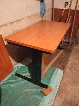 prodám velký stůl 120x78cm zn. HOBIS