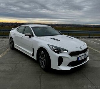 Kia Stinger GT 3.3 V6 2020 , Servis jen Kia