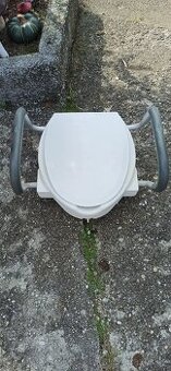 Nástavec na záchod