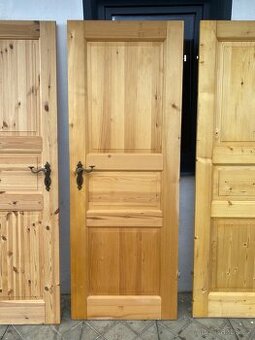 Masivní dveře pravé 70 cm - AKCE doprava - 1