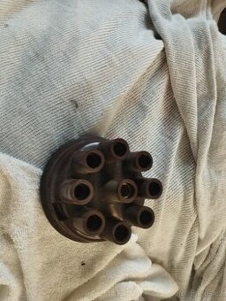 Nové víčko rozdělovače Tatra 603