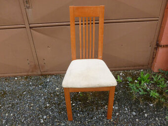 Dřevěná židle