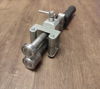 Rolovacia ohýbačka oblukov