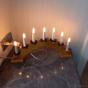 Starý dřevěný vánoční svícen