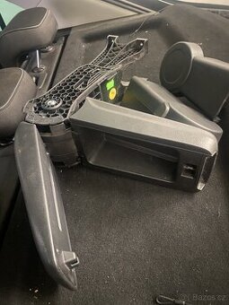 loketni operka skoda rapid