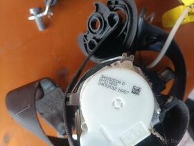 Přední pásy Passat B7