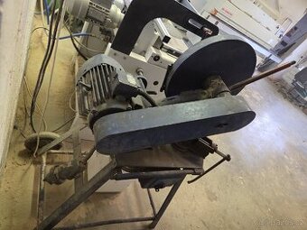 Rozbrušovací pila na kov 380 V – poctivá konstrukce