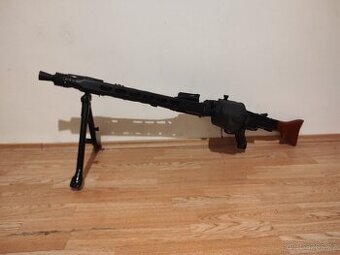 Airsoftový kulomet MG42