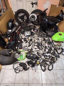 Suzuki GSX 600 F Katana díly gsx600f gsx600