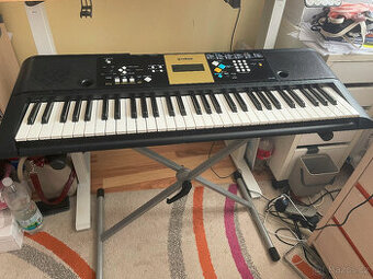 Yamaha YPT-220, Včetně stojanu, plně funkční