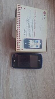 Tlačítkový telefon LG GS290