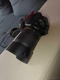 Nikon D3200 + objektiv 18-105mm + nabíječka + brašna - 1