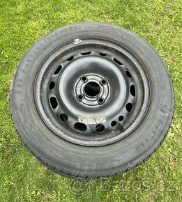 Letní pneumatiky 175/65 R14 na plechových discích Michelin