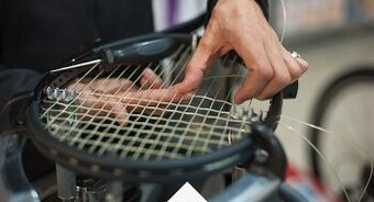 Vyplétání tenisových raket - Plzeň a okolí