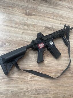 AirSoft zbraň M4