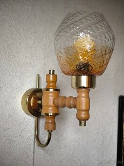 Nástěnná lampa
