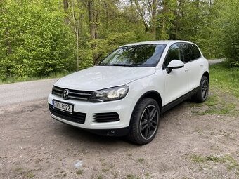 Volkswagen Touareg - 1