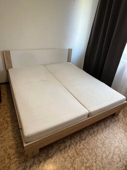 Postel (180x200) + rošty + matrace (2x)