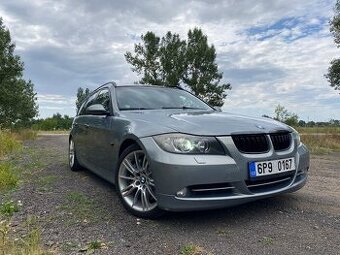 BMW 335xi E91 – 306 koní, 4x4, manuál