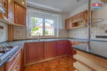 Pronájem bytu 2+1, 54 m², Ostrov, ul. Hlavní třída