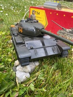 DDR hračka z 80 let Tank T 54
