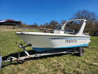 Lod 5.3x2m, doklady, solar, motor, vlek