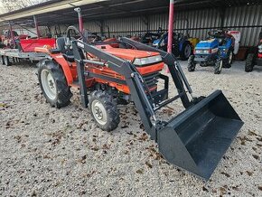 malotraktor Kubota L1-215 4x4 s čelním nakladačem