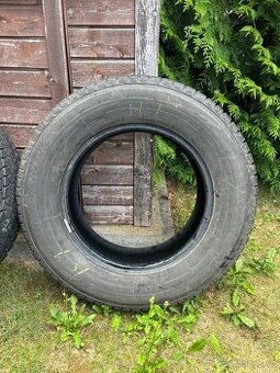 Bridgestone Blizzak 215/70 r16