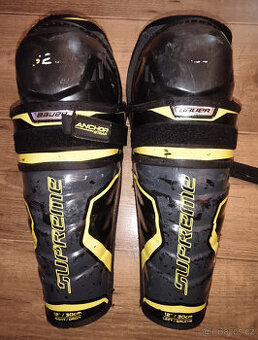 Hokejové holeně Bauer Supreme S29 vel. 12"/30cm