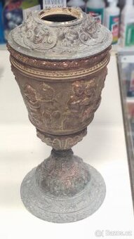 Kovová lampa