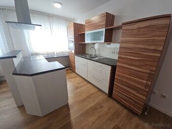 Kompletní kuchyně ONTARIO vč. SIEMENS spotřebičů