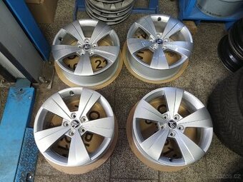 Nové ALU Škoda TRITON 5x112 17" Superb 3/4
