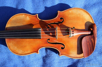 Vynikající koncertní a sólové housle s italskou labelem Caro