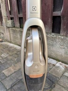 Tyčový vysavač elektrolux well q7